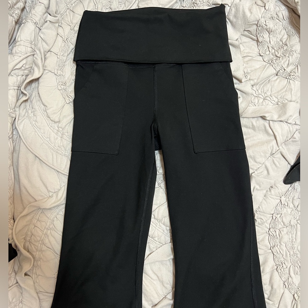New American eagle offline fold over flare legging. The hugger fold over flare